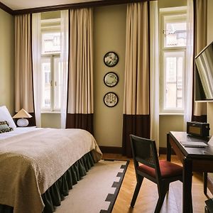 Deluxe Family Queen Suite