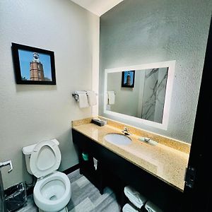 Queen Room Mobility accessible
