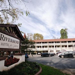 Riverbend Motel & Cabins