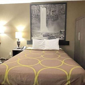 Queen Room Mobility or hearing accessible