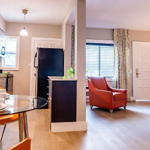 One-Bedroom Queen Suite