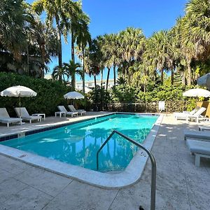 Miami River Inn By Renzzi