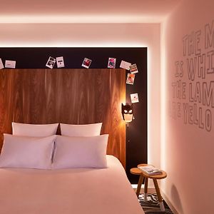 Medium King Room