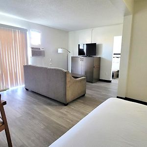 One-Bedroom King Suite