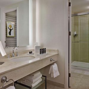 Premium One-Bedroom King Suite