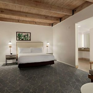 King Room Mobility accessible