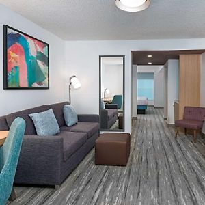 One-Bedroom King Suite