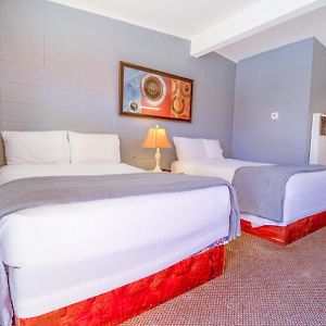 Queen Room Two Queen Beds