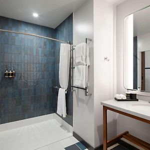 King Room Mobility accessible