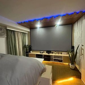 Deluxe Queen Suite