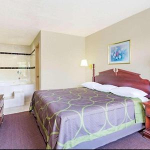 One-Bedroom King Suite Mobility accessible