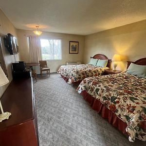 Queen Room Two Queen Beds