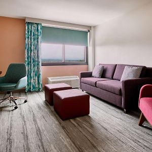 One-Bedroom King Suite