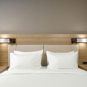 King Suite Mobility accessible