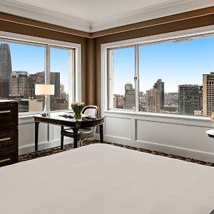 Signature Corner King Room