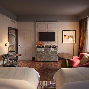 Upper Floors Queen Room