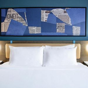 Standard Queen Room