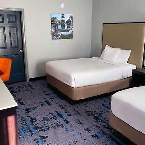 Queen Suite