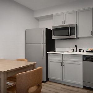 One-Bedroom King Suite
