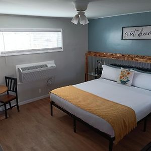 El Rancho Motel