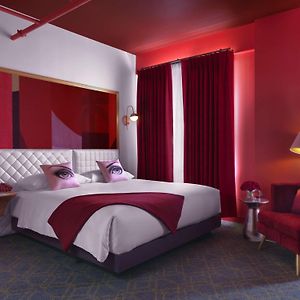 Red Queen Room