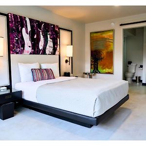 King Room Mobility accessible