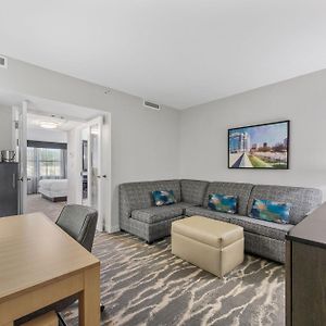 One-Bedroom King Suite