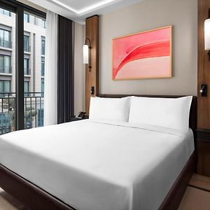 One-Bedroom King Suite