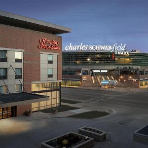 Hampton Inn & Suites Omaha-Downtown