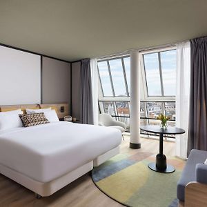 Panoramic Room