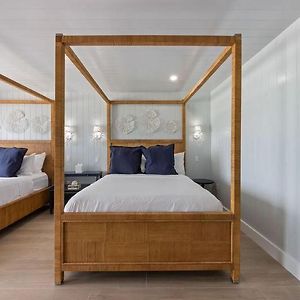 Luxury Beachfront Queen Room