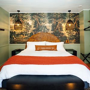 Swank Boutique Suites