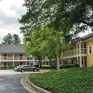 Hometowne Studios By Red Roof Atlanta Ne - Downtown Norcross