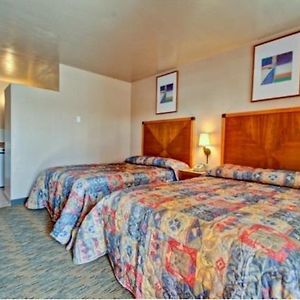 Payless Inn
