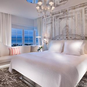 Premier King Room