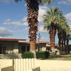 Stanlunds Inn And Suites