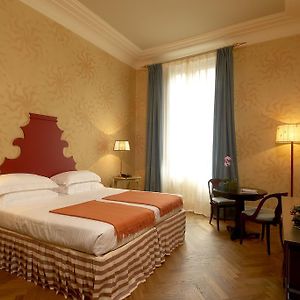 One-Bedroom King Suite