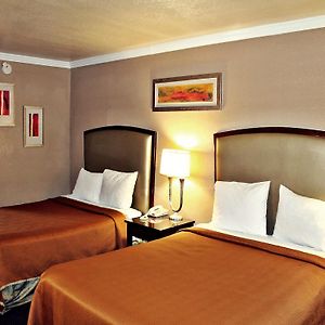 The Inn At Alamo / Riverwalk / Convention Center