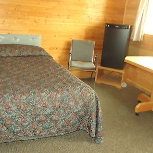 Dreamland Motel