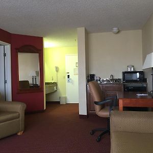 One-Bedroom Queen Suite