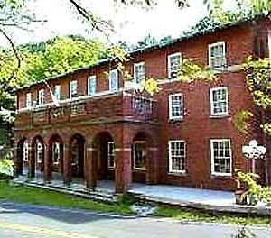 Elkhorn Inn & Theatre
