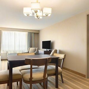 One-Bedroom King Suite