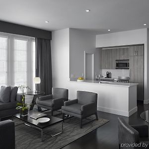 One-Bedroom Penthouse Suite