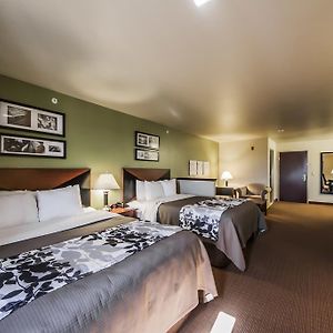 Queen Suite Two Queen Beds
