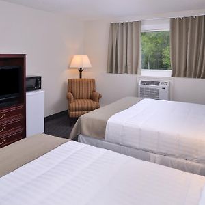 Standard Top floor Queen Room