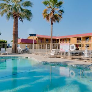 Vagabond Inn Buttonwillow I-5 Exit 253