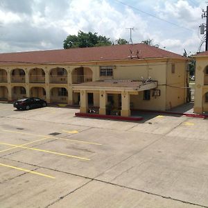 Guest Inn And Suites