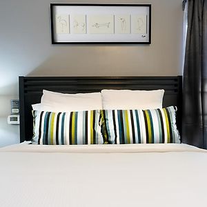 One-Bedroom King Suite
