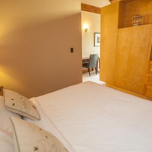 Queen Suite