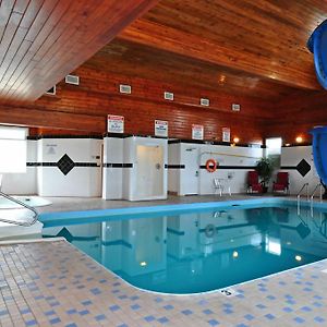 Travelodge By Wyndham Golden Sportsman Lodge